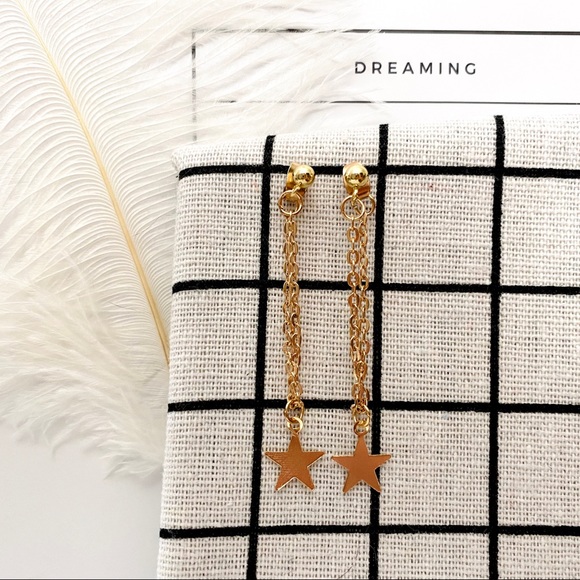 Unique Design//Boutique Star ⭐️ Earrings - Picture 5 of 6